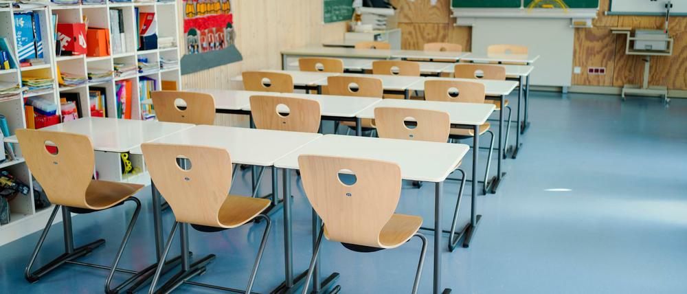 Viele Klassenräume dürften trotz Lockerungen leer bleiben, wenn nur wenige Jahrgänge die Schule wieder besuchen dürfen.