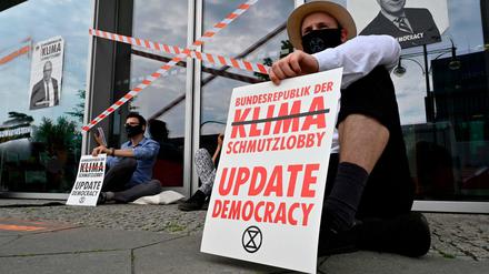 Protest vor der Parteizentrale der CDU