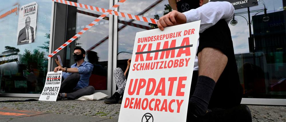 Protest vor der Parteizentrale der CDU
