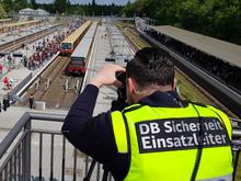 Berlins S-Bahn trainiert für die Fußball-EM: Wenn Zehntausende Fans aus dem Olympiastadion drängen