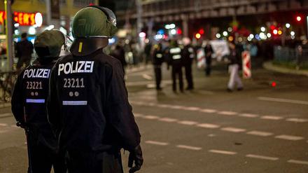Die Polizei hatte am Abend in Kreuzberg noch alle Hände voll zu tun. 