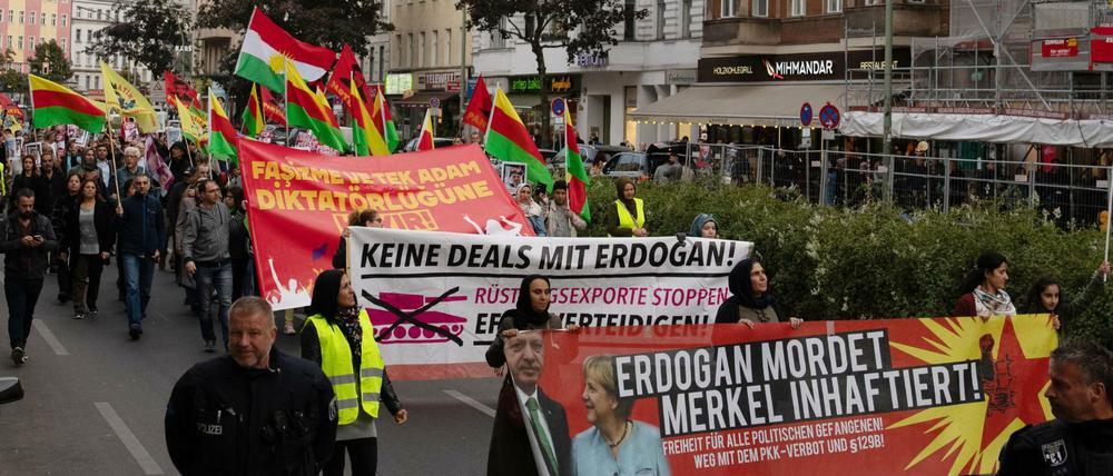 Bereits am Samstag wurde in Kreuzberg gegen den Deutschland-Besuch des türkischen Staatspräsidenten protestiert. 