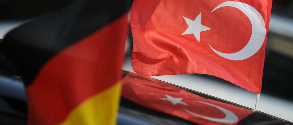 "Hier gibt es eine Botschaft: Ihr seid Deutsche auf Widerruf", sagt Orkan Özdemir über Deutsch-Türken.