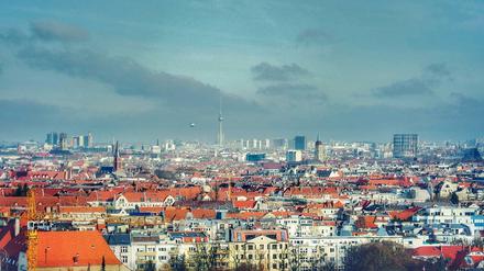 In Berlin leben immer mehr Menschen, gleichzeitig gibt es immer weniger bezahlbaren Wohnraum.