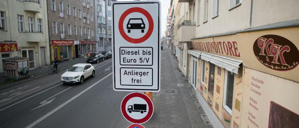 In der Silbersteinstraße in Neukölln gilt ein Fahrverbot für Dieselfahrzeuge bis Euronorm 5. 