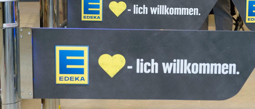 Hilfskräfte erheben Vorwürfe gegen eine Edeka-Filiale in Friedrichshain.