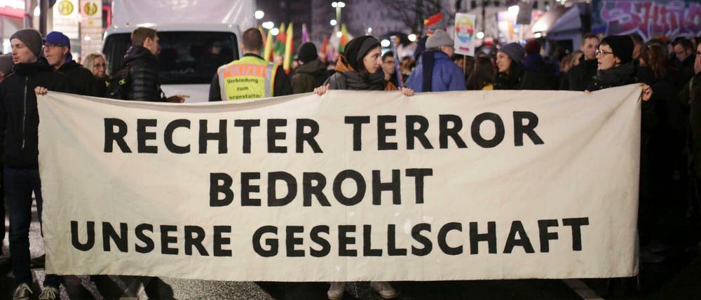Angst vor Rechtsextremismus. Protest in Neukölln gegen rechte Anschläge im Bezirk und das rassistische Attentat in Hanau 