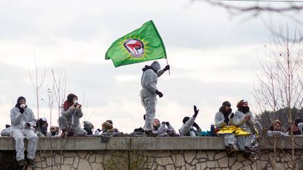 Protest von "Ende Gelände" gegen die Braunkohle in der Lausitz.