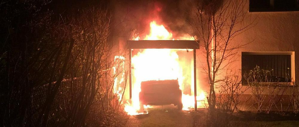 Einer der aufsehenerregendsten Brandanschläge der aktuellen Anschlagsserie war der Anschlag auf das Auto des Linken-Politikers Ferat Kocak Anfang 2018. 