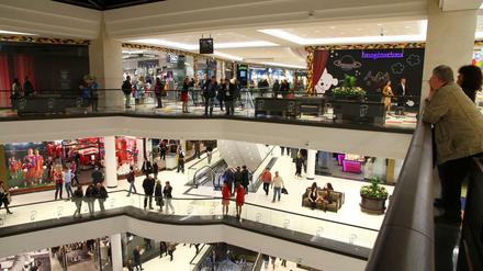 Viele Touristen kommen auch zum Einkaufen nach Berlin - beispielsweise in die Mall of Berlin am Leipziger Platz. 