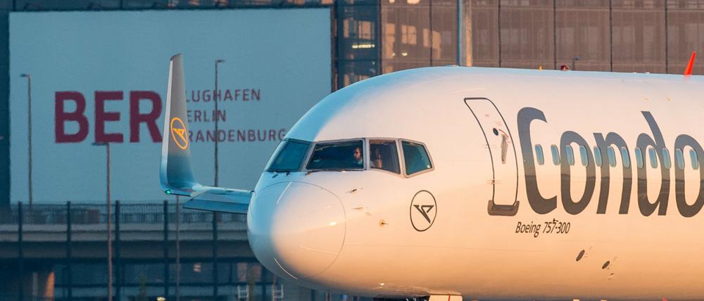 Brandenburg bringt eine Landesbürgschaft ins Parlament ein, um die Flughafenerweiterung zu finanzieren.