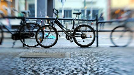 Für Fahrrad-Pendler fehlen Richtung Innenstadt vernünftige Anbindungen - das soll sich nun durch die Zusammenarbeit von Berlin und Brandenburg ändern.