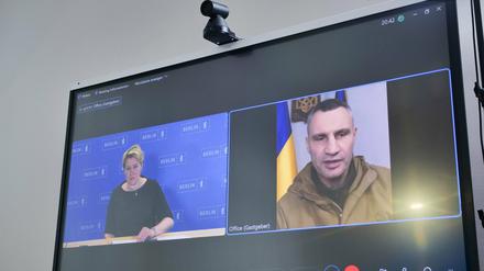 Ein Foto zeigt das Fake-Videotelefonat zwischen einem vorgeblichen Vitali Klitschko mit Franziska Giffey (SPD). 