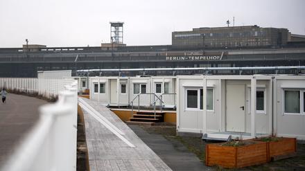 Das Flüchtlingsdorf auf dem Tempelhofer Feld – 256 Appartements aus je drei Containern. 