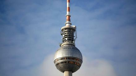 Der Fernsehturm, einst als „Ulbrichts Renommierstengel“ verschrien, feiert am Tag der Deutschen Einheit sein 44. Jubiläum.