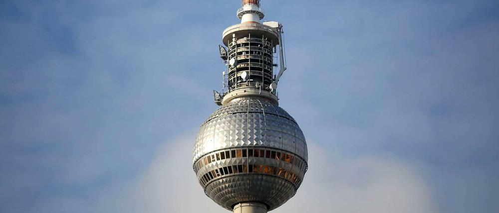Der Fernsehturm, einst als „Ulbrichts Renommierstengel“ verschrien, feiert am Tag der Deutschen Einheit sein 44. Jubiläum.