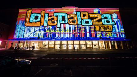 Wegen der Unterbringung von Flüchtlingen kann das Lollapalooza Festival nicht wie im letzten Jahr auf dem Gelände des ehemaligen Flughafens Berlin-Tempelhof stattfinden.