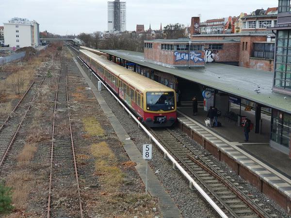 Von Berlin Nach Potsdam Mit öffentlichen Verkehrsmitteln Der letzte Zug fuhr vor 42 Jahren: Zum 200. Geburtstag könnte die