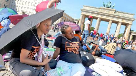 Hungerstreik von Flüchtlingen vor dem Brandenburger Tor im Juli 2014