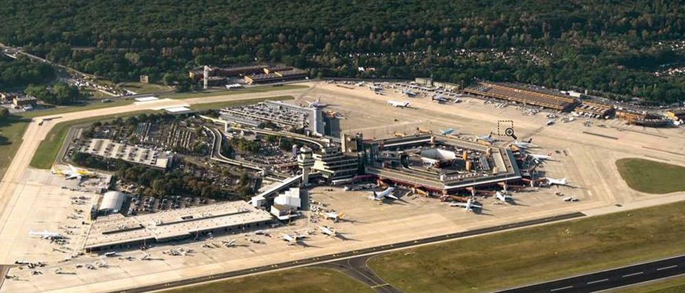 Erst Flughafen, dann Impfzentrum, bald Flüchtlingsunterkunft? Ein Luftbild Tegeler Flughafengeländes von 2019.