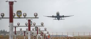 Der Flughafenchef Lütke Daldrup möchte Berlin für Langstreckenpassagiere attraktiver machen. 