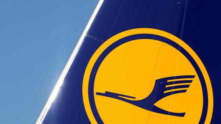 Flugzeug-Heck mit Lufthansa-Logo