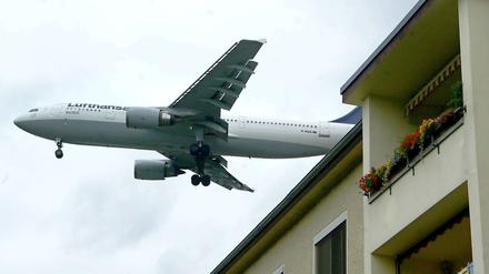 Lufthansa-Maschine im Anflug auf Tegel.