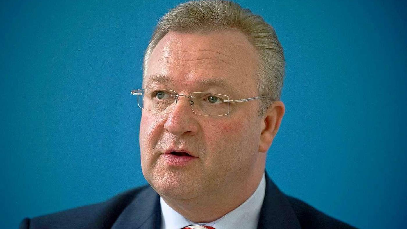 Berlins Innensenator Vor dem 1. Mai ist Frank Henkel krank