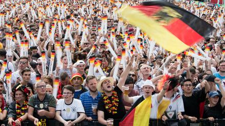 Eine Fanmeile wird es in diesem Jahr zur Fußball-EM am Brandenburger Tor nicht geben.