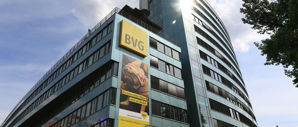 Die BVG-Zentrale an der Holzmarktstraße - hier bietet das Unternehmen Impfungen für alle interessierten Berliner an. 