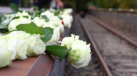 Am "Gleis 17" am Bahnhof Grunewald wird jedes Jahr an die verschleppten und ermordeten Berliner Juden gedacht.