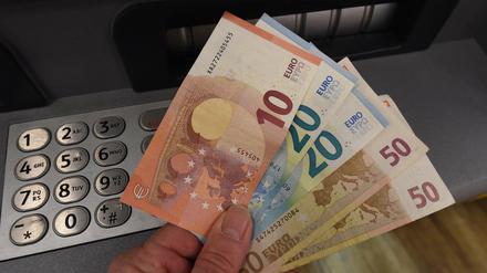 150 Euro Ballungsraumzulage kommen nicht aus dem Automaten, sondern belasten den Berliner Haushalt erheblich.