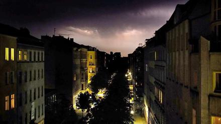 In der zweiten Nacht in Folge gab es in Berlin heftige Unwetter.