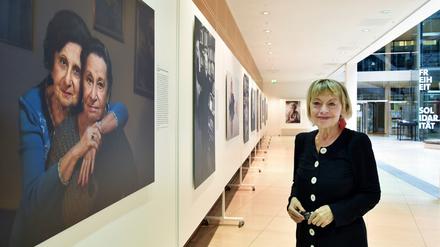 Zeitgeschichte im Fokus. Gisela Kayser hat in den vergangenen 25 Jahren 300 Ausstellungen in der SPD-Parteizentrale kuratiert.