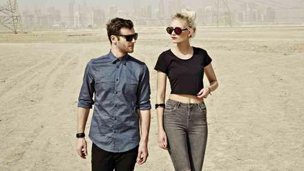 Das Elektro-Pop Duo Glasperlenspiel veröffentlichte ihr erstes Album "Tag X" bei Universal.