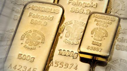 Händler verkaufen Gold in Barren oder Münzen. Eine Münze zu 31,1 Gramm (Feinunze) kostet derzeit umgerechnet rund 1360 Euro. Mitunter fallen beim Kauf Gebühren an.