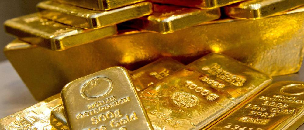 Trickbetrüger ergaunerten von einem 79-jährigen Berliner Goldbarren im Wert von mehr als einer Million Euro.
