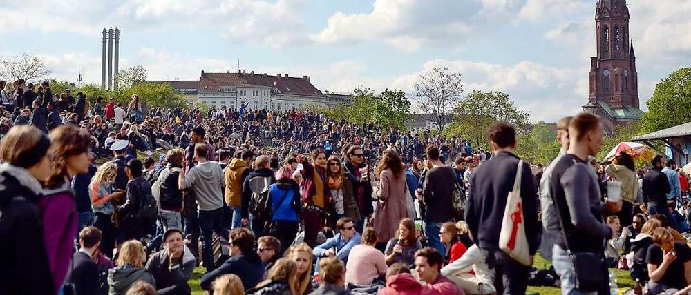 Maifeiern überall: Der Görlitzer Park war am 1. Mai ebenfalls proppenvoll. Nun diskutiert die Hauptstadt darüber, wie es mit dem Myfest und dem Drumherum weitergehen soll.