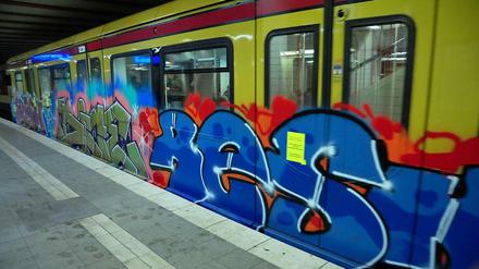 Graffiti auf einer Berliner S-Bahn.