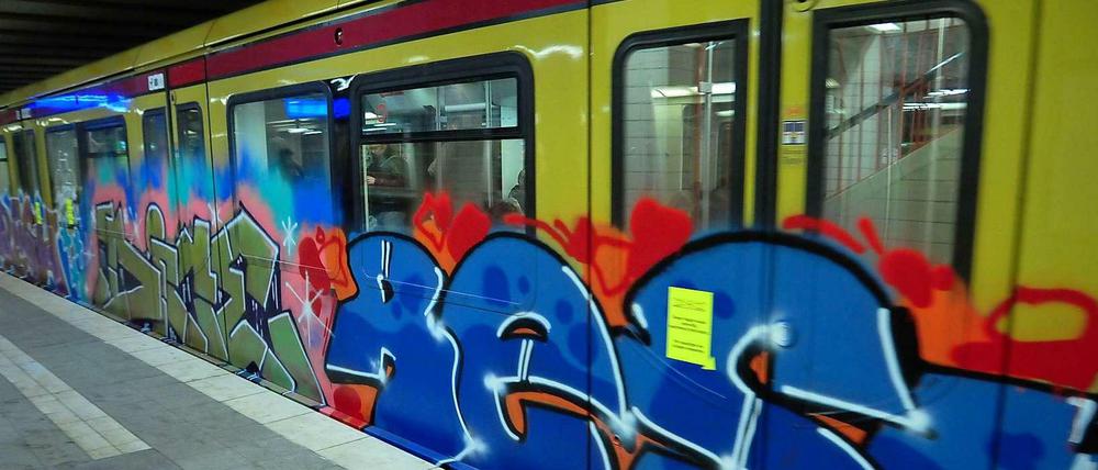 Graffiti auf einer Berliner S-Bahn.