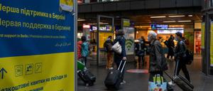In Berlin kommen laut Sozialverwaltung pro Tag weiterhin 1800 bis 2000 Flüchtlinge allein am Hauptbahnhof an.