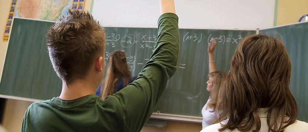 Schüler am Paulsen-Gymnasium in Steglitz während des Unterrichts.