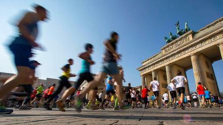 Ein mal mitten durch die Stadt. Der Halbmarathon steigt am Sonntag wieder in Berlin. 