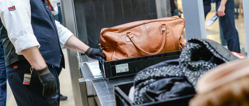 1 Stunde Vor Abflug Am Flughafen www.tagesspiegel.de