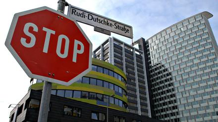 Bis hierher und nicht weiter: Die FDP will den Rückkauf ehemaliger Wohnungen der GSW (Zentrale im Hintergrund) stoppen.