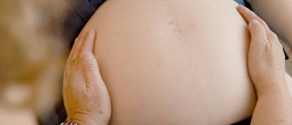 Die digitale Patientenakte soll Schwangeren helfen.