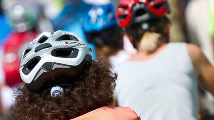 Helm oder nicht Helm - das ist bei vielen Radfahrern die Frage. Eine neue Studie hat gezeigt, dass die Meinungen zum Thema Helmpflicht weit auseinander gehen.
