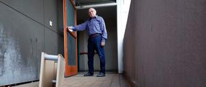Helmut Richter wohnt seit 2012 in der Gitschiner Straße 38 und fühlt sich von der Hausverwaltung vernachlässigt. 