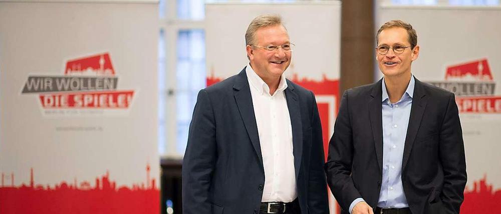 Gute Stimmung. Berlins neuer Regierender Bürgermeister Michael Müller (SPD, rechts) und Innensenator Frank Henkel (CDU) scheinen sich gut zu verstehen. 