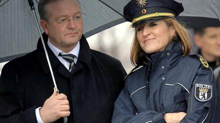 Berlins Innensenator Frank Henkel und die amtierende Polizeipräsidentin Margarete Koppers. 